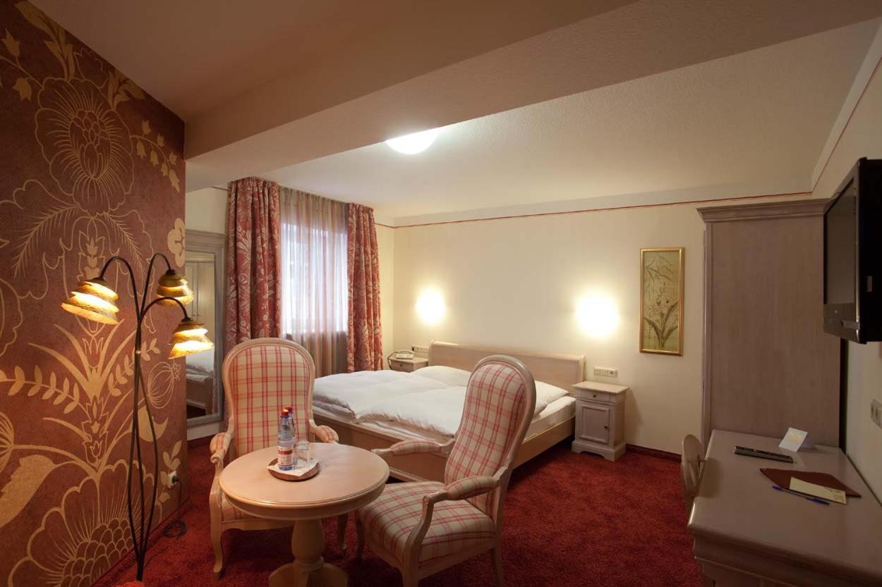 Hotel Karpfen Эбербах Экстерьер фото